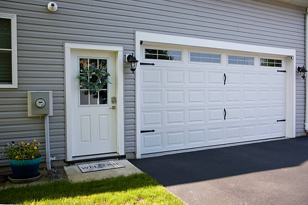24/7 Emergency Garage Door Panel Replacement experts in Lagunitas-Forest Knolls, CA
